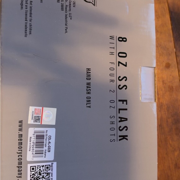 Alabama Crimson Tide Flask and Shot Glass Set - Picture 2 of 3